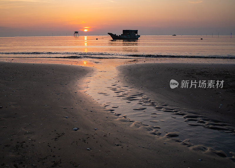 湄公河三角洲，天江省，Tan Thanh冲积海的日出